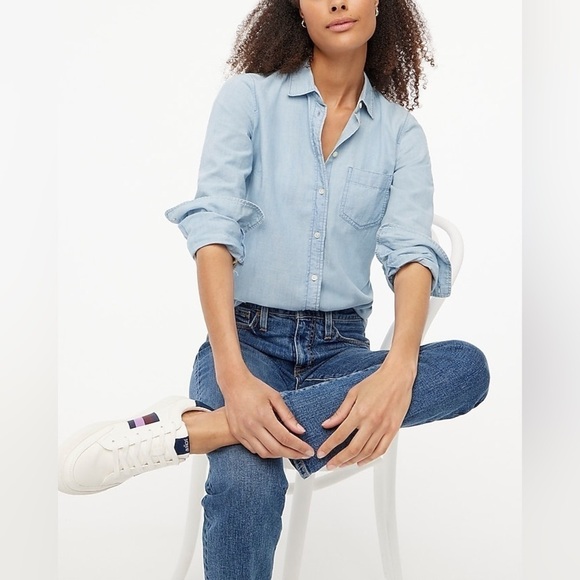 J Crew Chambray shirt in signature fit
Item J4720 - Picture 1 of 5